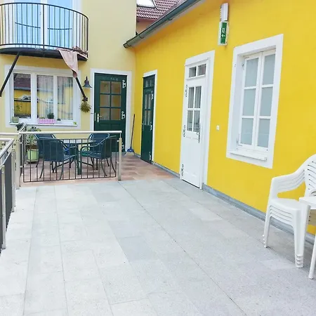 Weisses Lamm בית הארחה