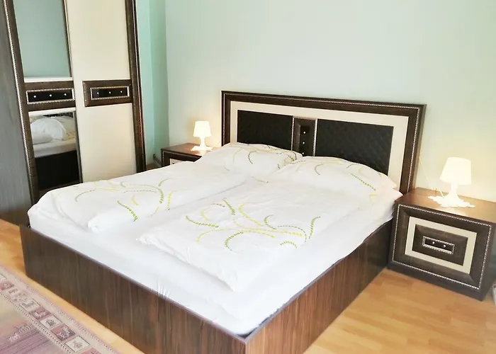 ペンション ヴァイゼス ラム ゲストハウス メルク